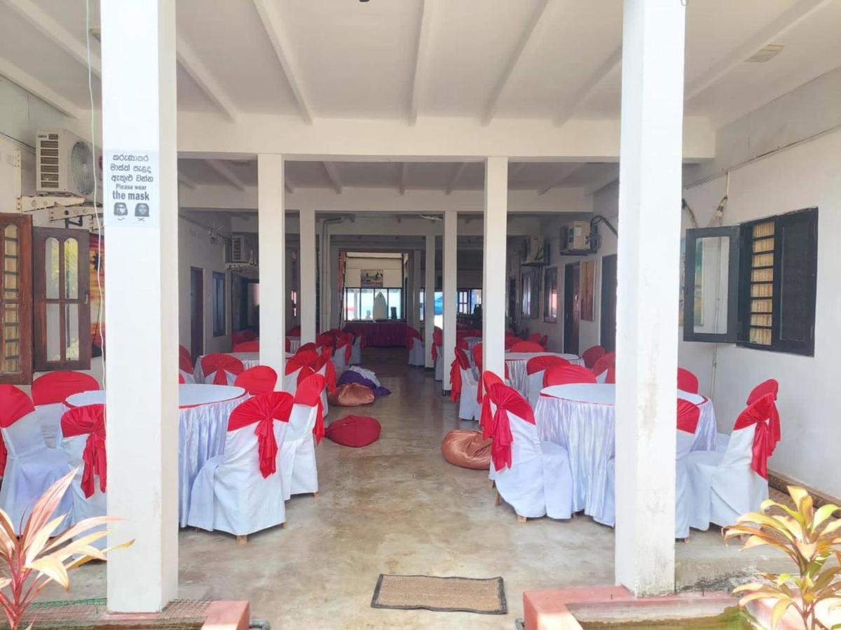 Hansa Surf Hotel Hikkaduwa Exterior photo