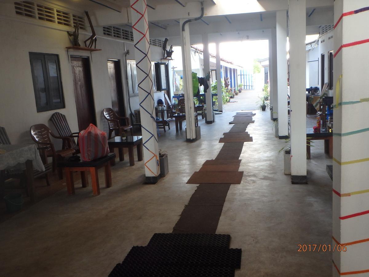 Hansa Surf Hotel Hikkaduwa Exterior photo