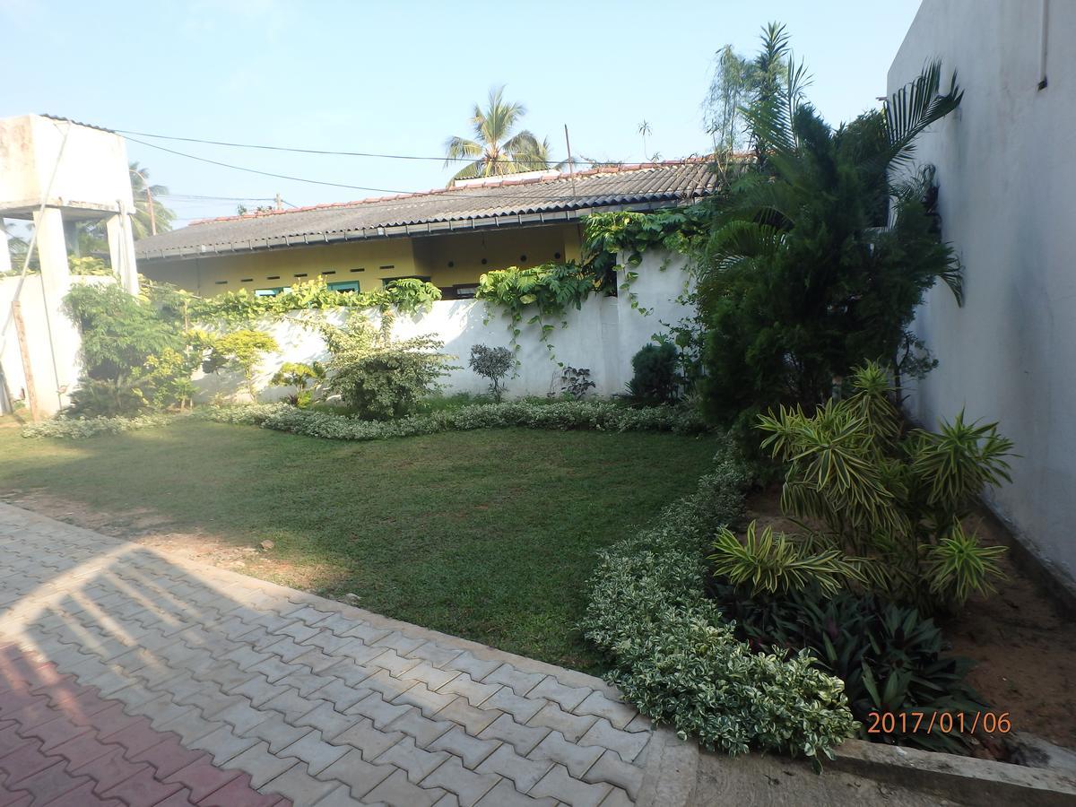 Hansa Surf Hotel Hikkaduwa Exterior photo