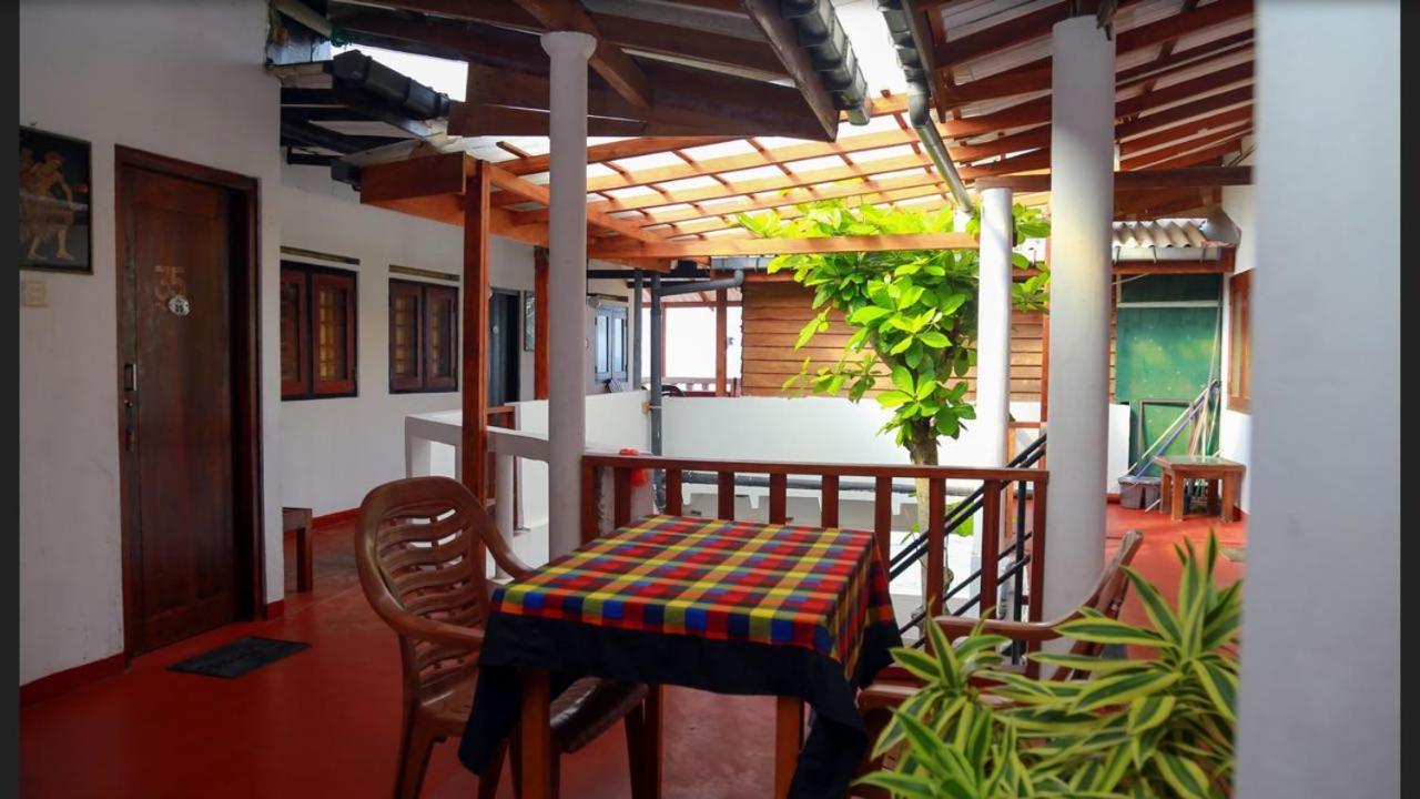 Hansa Surf Hotel Hikkaduwa Exterior photo
