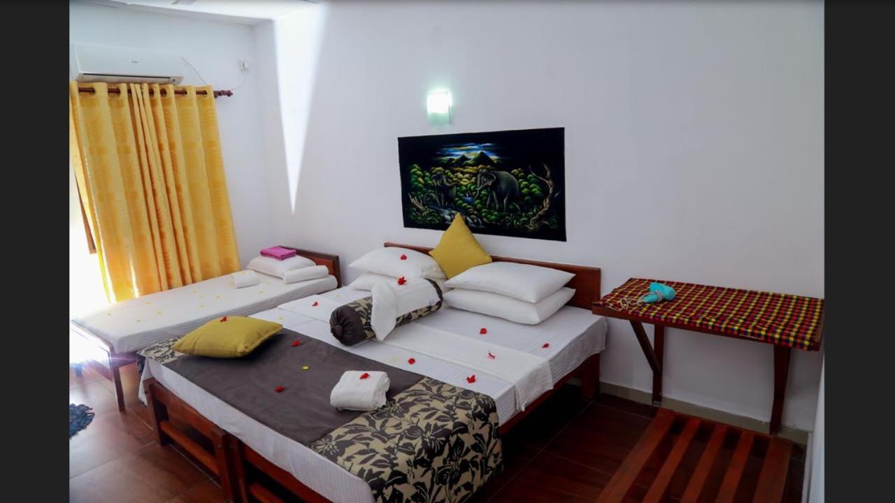 Hansa Surf Hotel Hikkaduwa Exterior photo