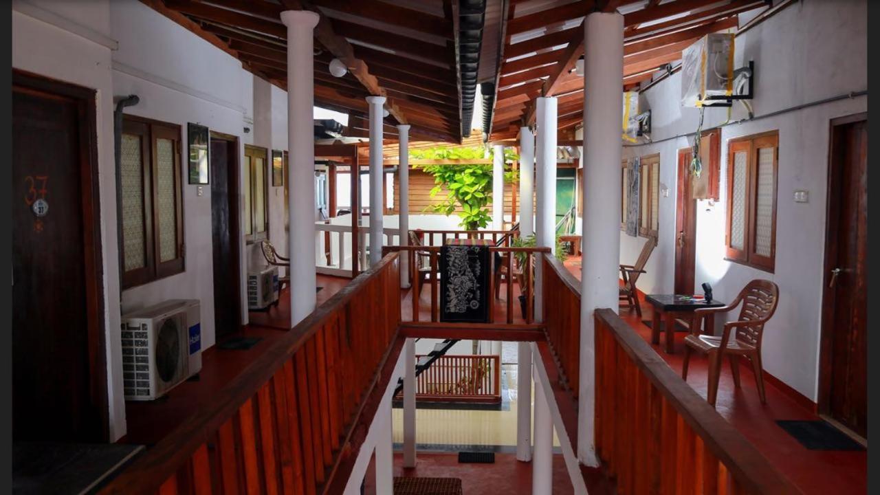 Hansa Surf Hotel Hikkaduwa Exterior photo